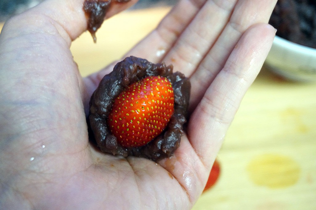 Strawberry Daifuku Steps